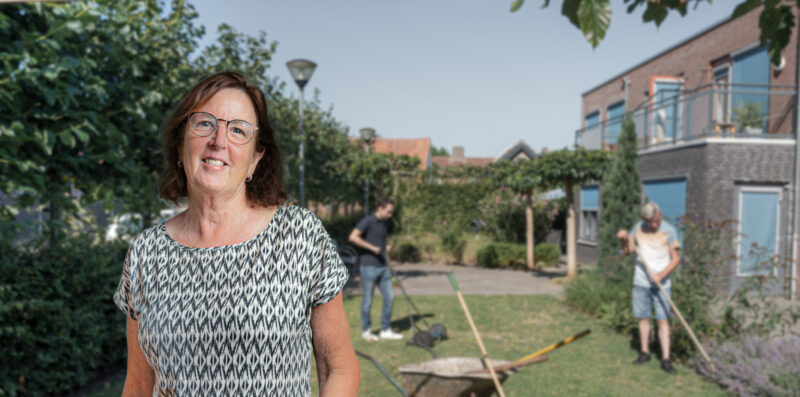 In-de-tuin-werken_Campagnebeeld-Anja_DSC_1032-scaled-e1678703437224-2048x1016